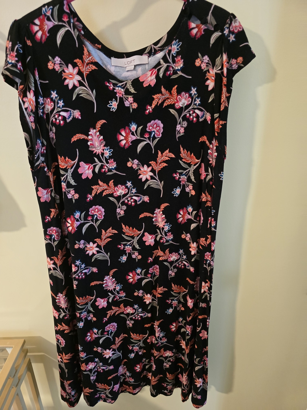 LOFT Woman's Black Floral Short-Sleeve Dress